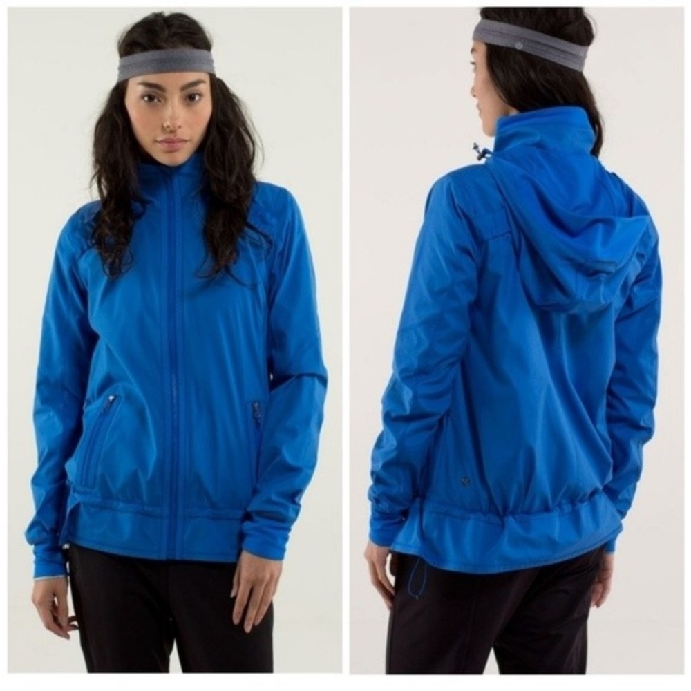 Lululemon Run Bandit zip jacket Blue size 4. 1539